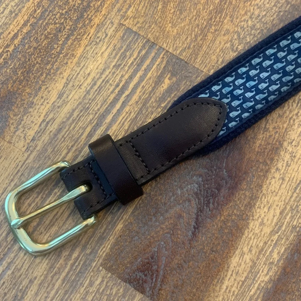 Vineyard Vines belt. Size 30.